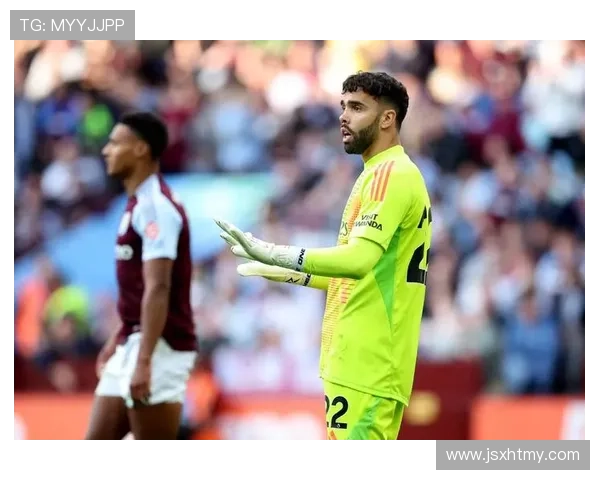 哈兰德社交媒体分享英伦风格穿搭绿色帽子搭配马甲尽显绅士魅力